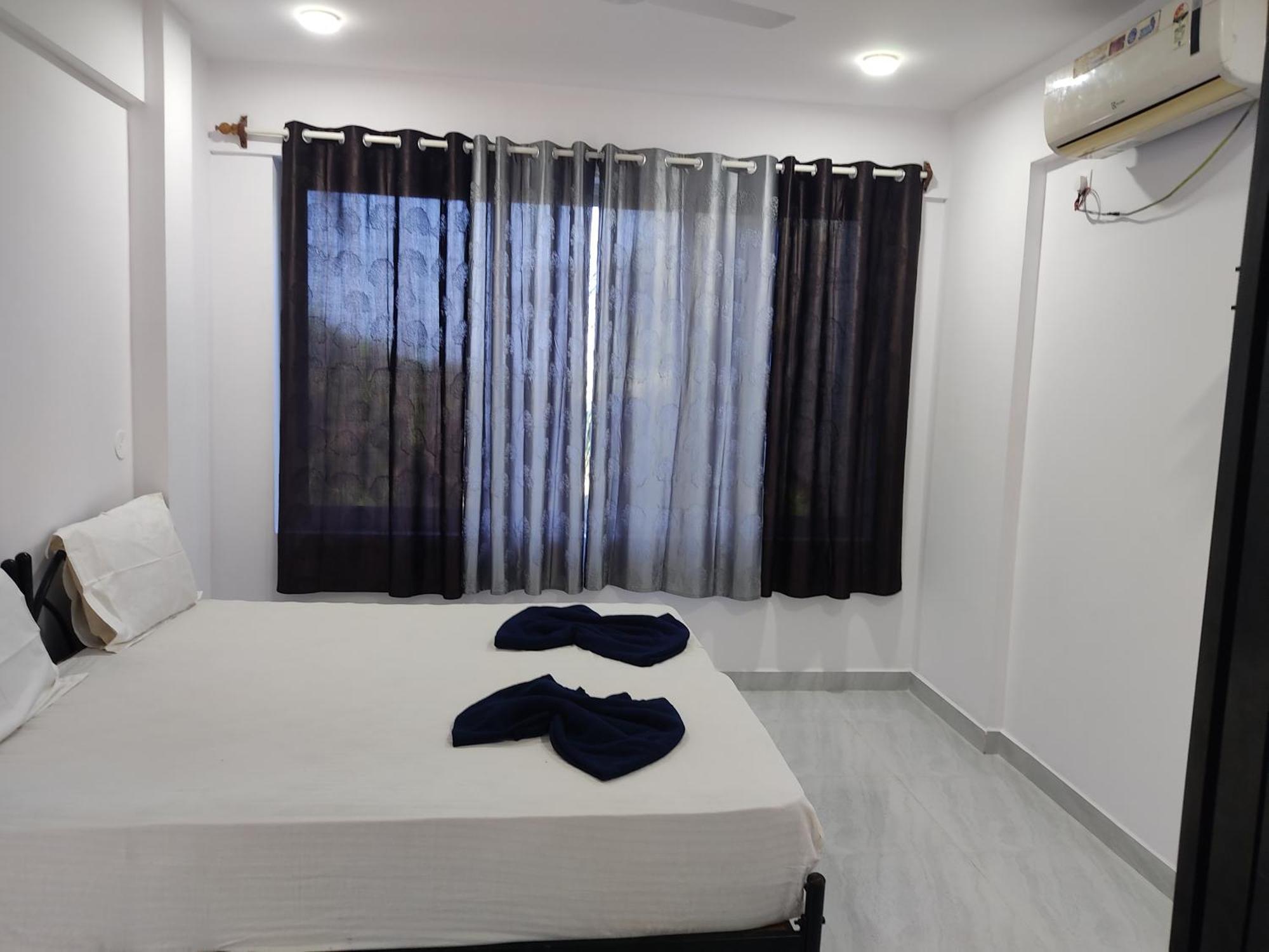 Hotel Queen Queen Sea Calangute Exterior photo