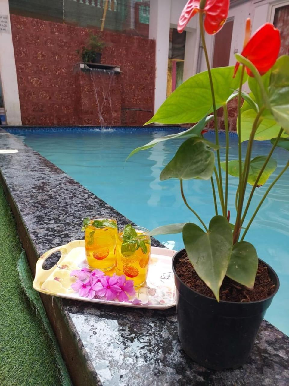 Hotel Queen Queen Sea Calangute Exterior photo
