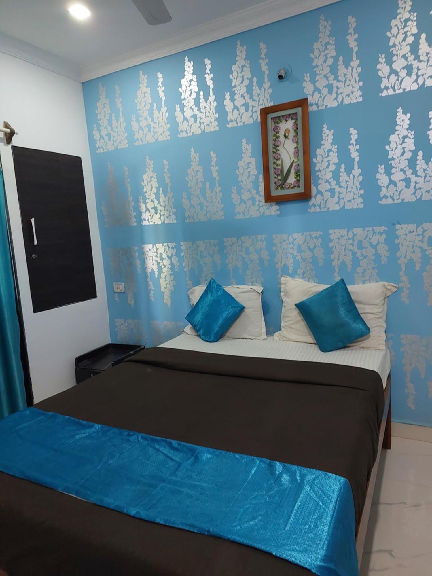 Hotel Queen Queen Sea Calangute Exterior photo